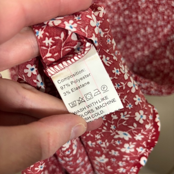 Pretty Garden Red Floral Smocked Ruffle Hem Dress Size L - Picture 6 of 6